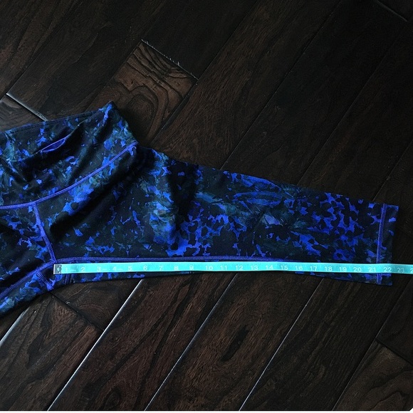 Lululemon Blue Floral Wunder Under Crop Leggings - Picture 8 of 8